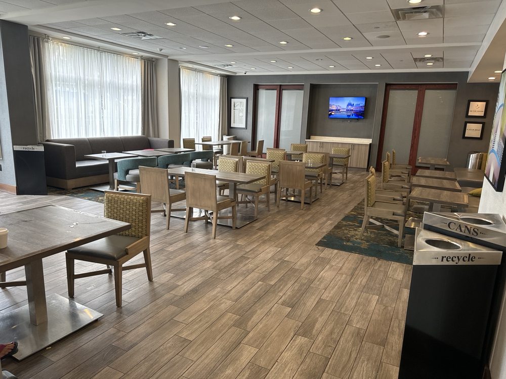Hampton Inn Miami Airport East