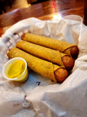 M K Davis Restaurant & Bar