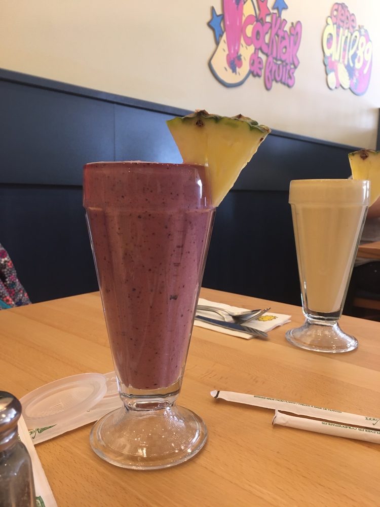 CHEZ CORA 4 Rue des Ormeaux, TroisRivières, Quebec Breakfast