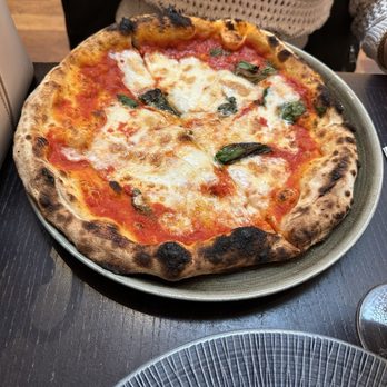 Amarone - Margarita Pizza - Italian Near Me - Edinburgh, EDH