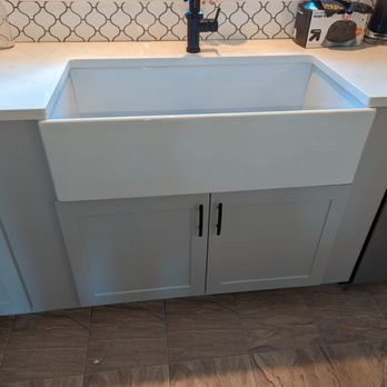 Five Star Cabinet Refacing - Farm Sink - Cabinetry Near Me - Gig Harbor, Washington