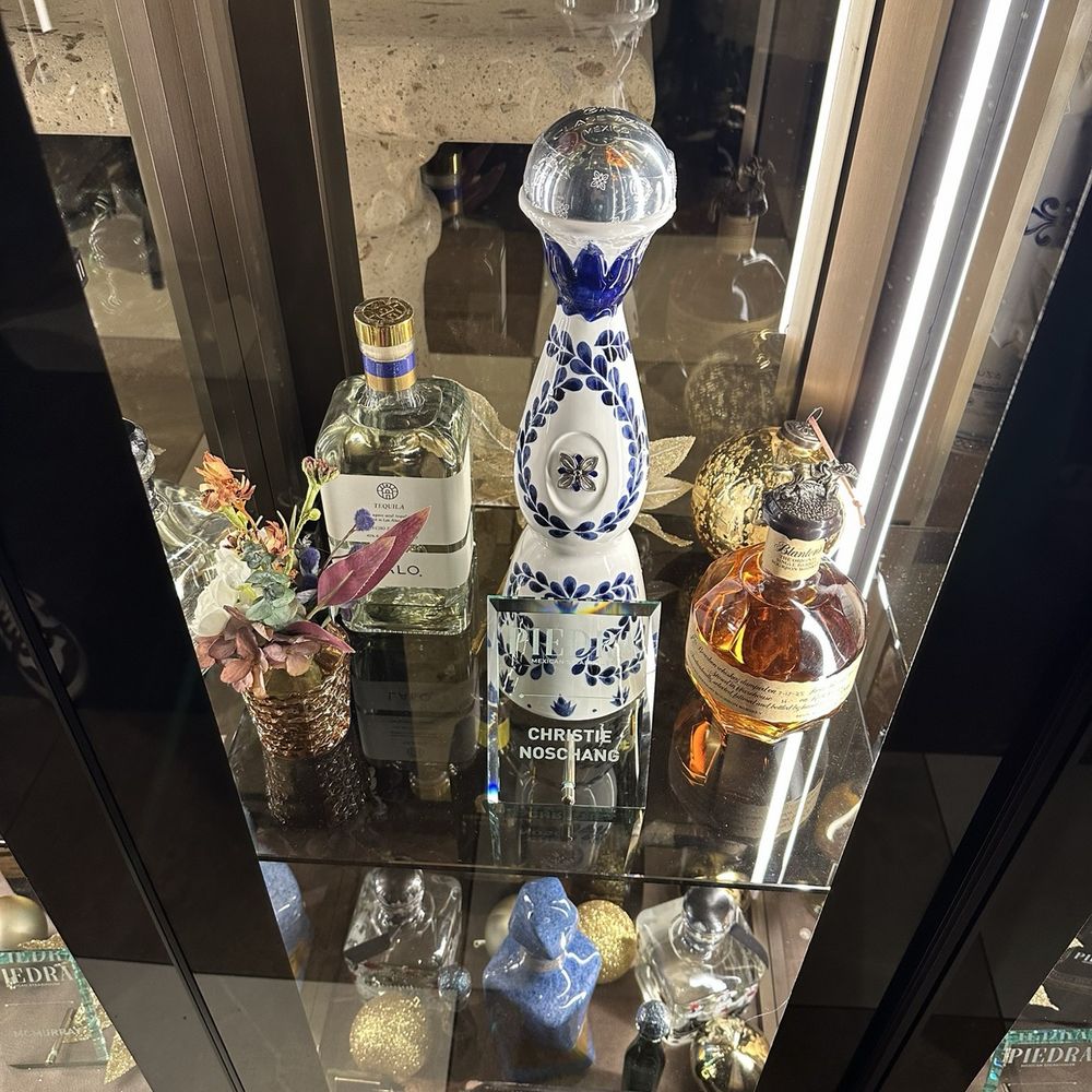 Piedra - Lockers - Beer Bar Near Me - Indianapolis, Indiana Piedra - Lockers - Beer Bar Near Me - Indianapolis, Indiana