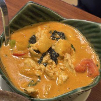Spice Me Thai Cuisine - Pineapple curry - chicken - Thai Near Me - Half Moon Bay, California Spice Me Thai Cuisine - Pineapple curry - chicken - Thai Near Me - Half Moon Bay, California