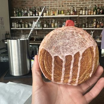 Parable Cafe - Strawberry circle pull apart - Cafes Near Me - Columbus, Ohio