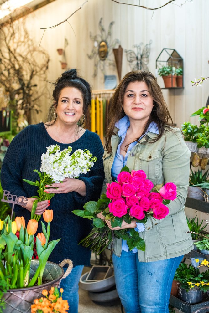 BUSY BEE FLORIST 29 Photos & 21 Reviews Florists 5 Division St