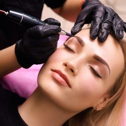 Chic USA Beauty - Permanent makeup artist with more than 7 years in beauty industry