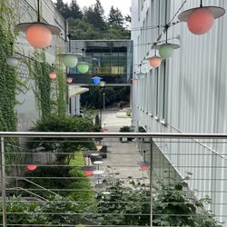 OHSU Casey Eye Institute - Beautiful little courtyard - nestled between both eye buildings.