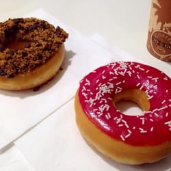 Happy Donazz - Lebkuchen and Strawberry donut