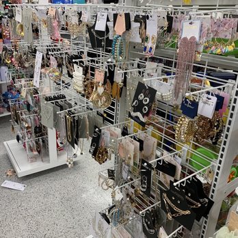 dd's DISCOUNTS - Jewelry - Women's Clothing Near Me - Stockton, California