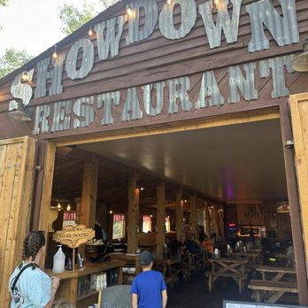 Showdowns Restaurant - Music Venues Near Me - Tropic, Utah Showdowns Restaurant - Music Venues Near Me - Tropic, Utah