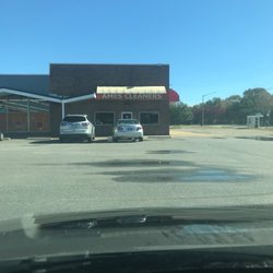 Ames Cleaners-Formals - Small unsuspecting great dry cleaners!!!!
