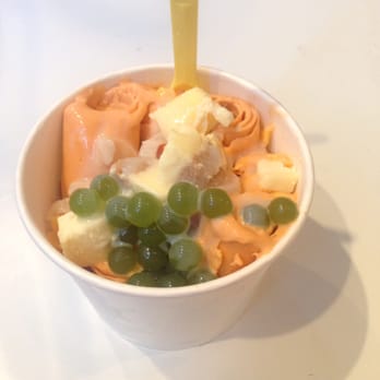 I CE NY - Thai iced tea tolls with cheesecake bites and pearls. The rolls melted way too fast - Desserts Near Me - New York, New York I CE NY - Thai iced tea tolls with cheesecake bites and pearls. The rolls melted way too fast - Desserts Near Me - New York, New York