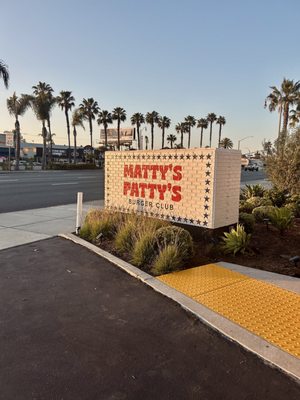 Matty's Patty's Burger Club by null
