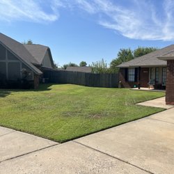 Vincent Lawn Care - High-quality curb appeal.