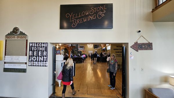 Madison Crossing Lounge by null