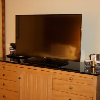 DoubleTree by Hilton - Berkeley - Flat screen tv - Hotels Near Me - Berkeley, California DoubleTree by Hilton - Berkeley - Flat screen tv - Hotels Near Me - Berkeley, California