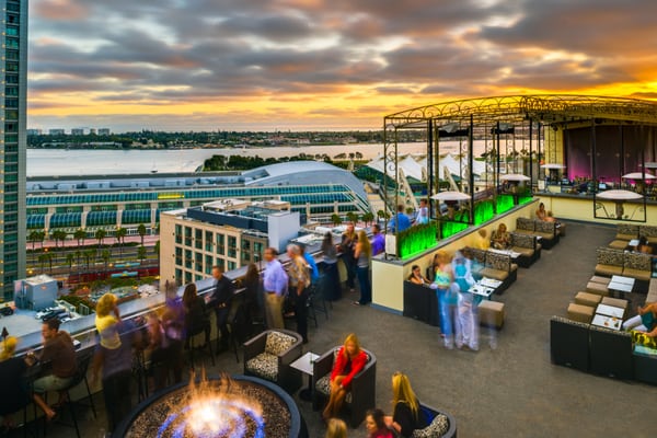 Altitude Sky Lounge by null