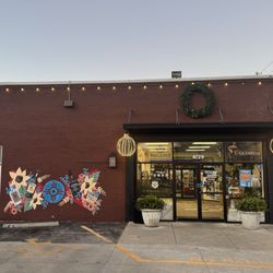 Central Market Wine & Spirits - Store front