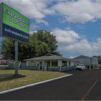 Extra Space Storage - Beauty Image - Extra Space Storage at 5420 Valley Station Rd, Louisville, KY 40272 - Self Storage Near Me - Louisville, Kentucky