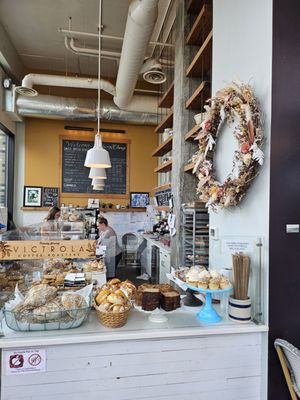 Choux Choux Bakery by null