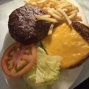 Donovan's Pub - Cheeseburger - Burgers Near Me - Woodside, New York