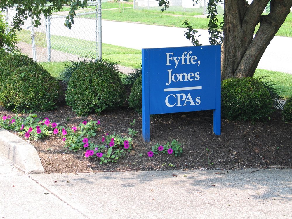 THE FYFFE JONES GROUP Updated August 2024 1033 20th St, Huntington