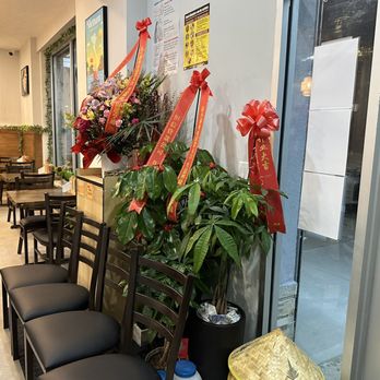 Ran viet - a row of chairs in a restaurant - Vietnamese Near Me - Staten Island, New York Ran viet - a row of chairs in a restaurant - Vietnamese Near Me - Staten Island, New York
