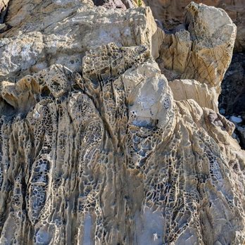 Garrapata State Park - Tafoni sandstone formations right on the shore - Hiking Near Me Garrapata State Park - Tafoni sandstone formations right on the shore - Hiking Near Me