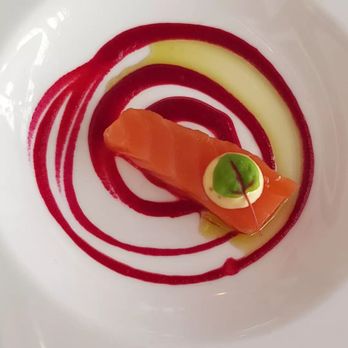 Le Bistrot de Venise - Amuse bouche of salmon...and since they knew my daughter was vegan she got something different - Wine Bars Near Me - Venice, VE Le Bistrot de Venise - Amuse bouche of salmon...and since they knew my daughter was vegan she got something different - Wine Bars Near Me - Venice, VE