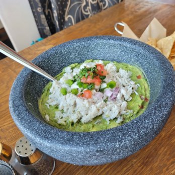 Paddlefish - Guacamole and crab meat - Seafood Near Me - Orlando, Florida Paddlefish - Guacamole and crab meat - Seafood Near Me - Orlando, Florida