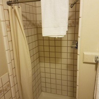 El Dorado Motel - shower - Hotels Near Me - Salinas, California