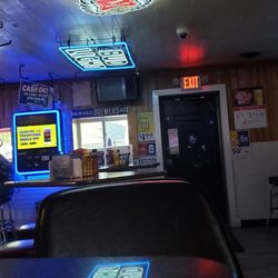 Mt. Vernon Tap - No pool table and more tables