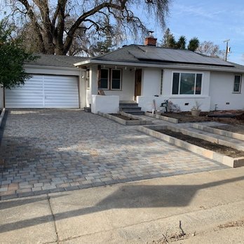 System Pavers - Gray/Charcoal/Tan classic cobble in the three-way running bond pattern, charcoal border. - Masonry/Concrete Near Me - Rancho Cordova, California System Pavers - Gray/Charcoal/Tan classic cobble in the three-way running bond pattern, charcoal border. - Masonry/Concrete Near Me - Rancho Cordova, California