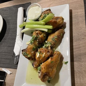 Gaetano's Tavern On Main - Garlic Parmesan chicken wings amazing - American Near Me - Wallingford, Connecticut Gaetano's Tavern On Main - Garlic Parmesan chicken wings amazing - American Near Me - Wallingford, Connecticut