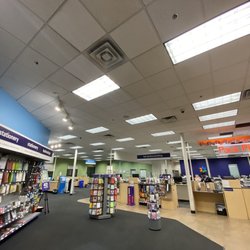 The store is super clean and they have excellent customer service. Respect!