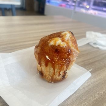 Banh & Butter Bakery Cafe - Crème brule cruffin - Bakeries Near Me - Aurora, Colorado