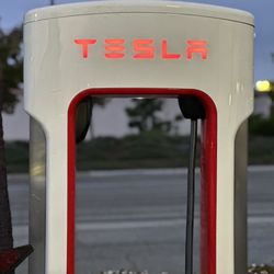 Tesla Supercharger - Charging bay