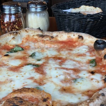 Doppio Zero Mountain View - Margherita Pizza Lunch Pizza - Pizza Near Me - Mountain View, California
