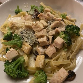 The Old Spaghetti Factory - Fettuccine Alfredo - Italian Near Me - Concord, California The Old Spaghetti Factory - Fettuccine Alfredo - Italian Near Me - Concord, California