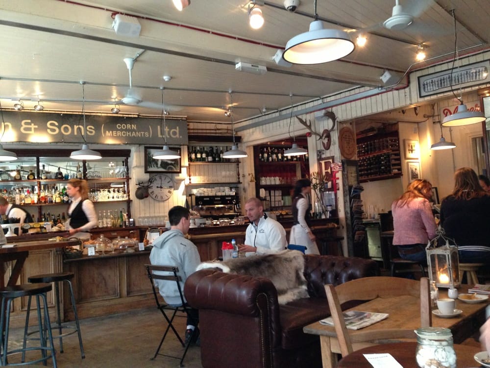 FRAMPTONS BAR 4850 High Street, Ringwood, Hampshire, United Kingdom