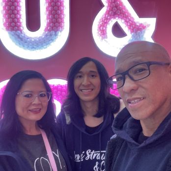 Ume Tea - Waiting for our drinks. - Bubble Tea Near Me - Fremont, California Ume Tea - Waiting for our drinks. - Bubble Tea Near Me - Fremont, California