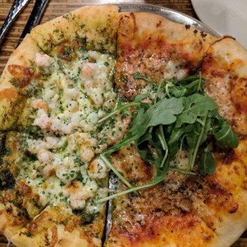 Honu Oceanside - Half shrimp pesto and half Italian sausage pizza - Seafood Near Me - Lahaina, Hawaii Honu Oceanside - Half shrimp pesto and half Italian sausage pizza - Seafood Near Me - Lahaina, Hawaii