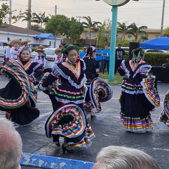 Quates Mexican Restaurant - Cinco de Mayo music event - Mexican Near Me - Oakland Park, Florida Quates Mexican Restaurant - Cinco de Mayo music event - Mexican Near Me - Oakland Park, Florida
