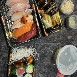 Aki Steak & Sushi - 7 Piece Sushi Set and Spider Roll