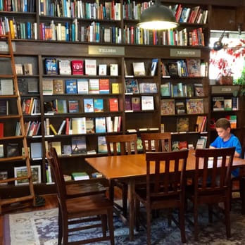 River Lights Bookstore - Bookstores Near Me - Dubuque, Iowa