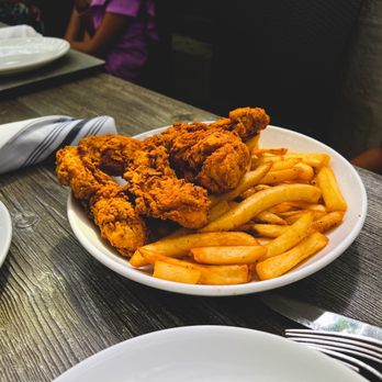 Plateia Mediterranean Kitchen Bar - Chicken tender - Bars Near Me - Glenview, Illinois Plateia Mediterranean Kitchen Bar - Chicken tender - Bars Near Me - Glenview, Illinois