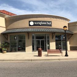 Sunglass Hut - Shopping for sunglasses!
