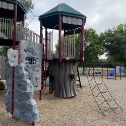Cliff Fen Park - Fun play structures!