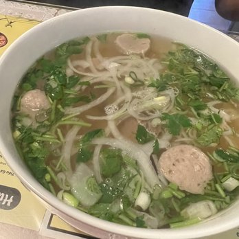 Que Huong Restaurant - Pho - Vietnamese Near Me - Madison Heights, Michigan