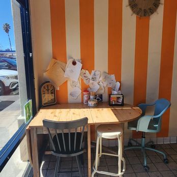 Deja Vu Cakes - Small corner table - Bakeries Near Me - Los Angeles, California